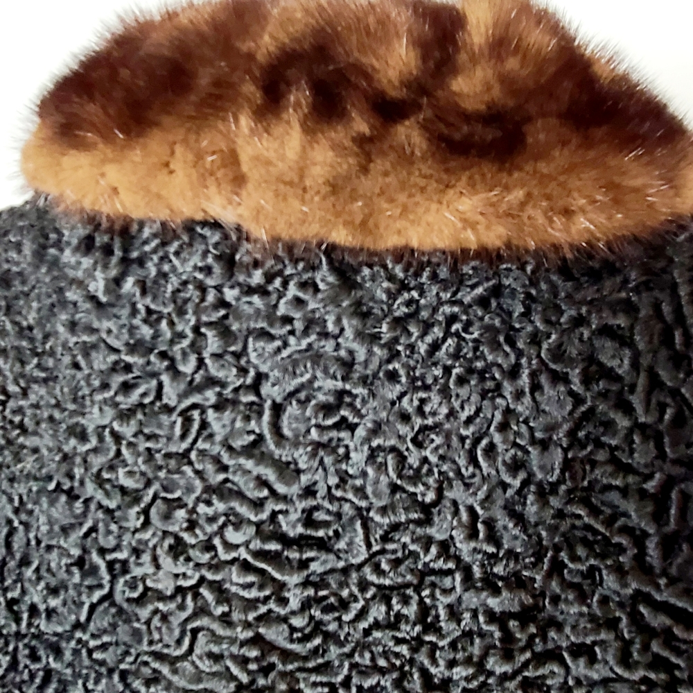 Vintage Schiaparelli Coat - Picture 6 of 12